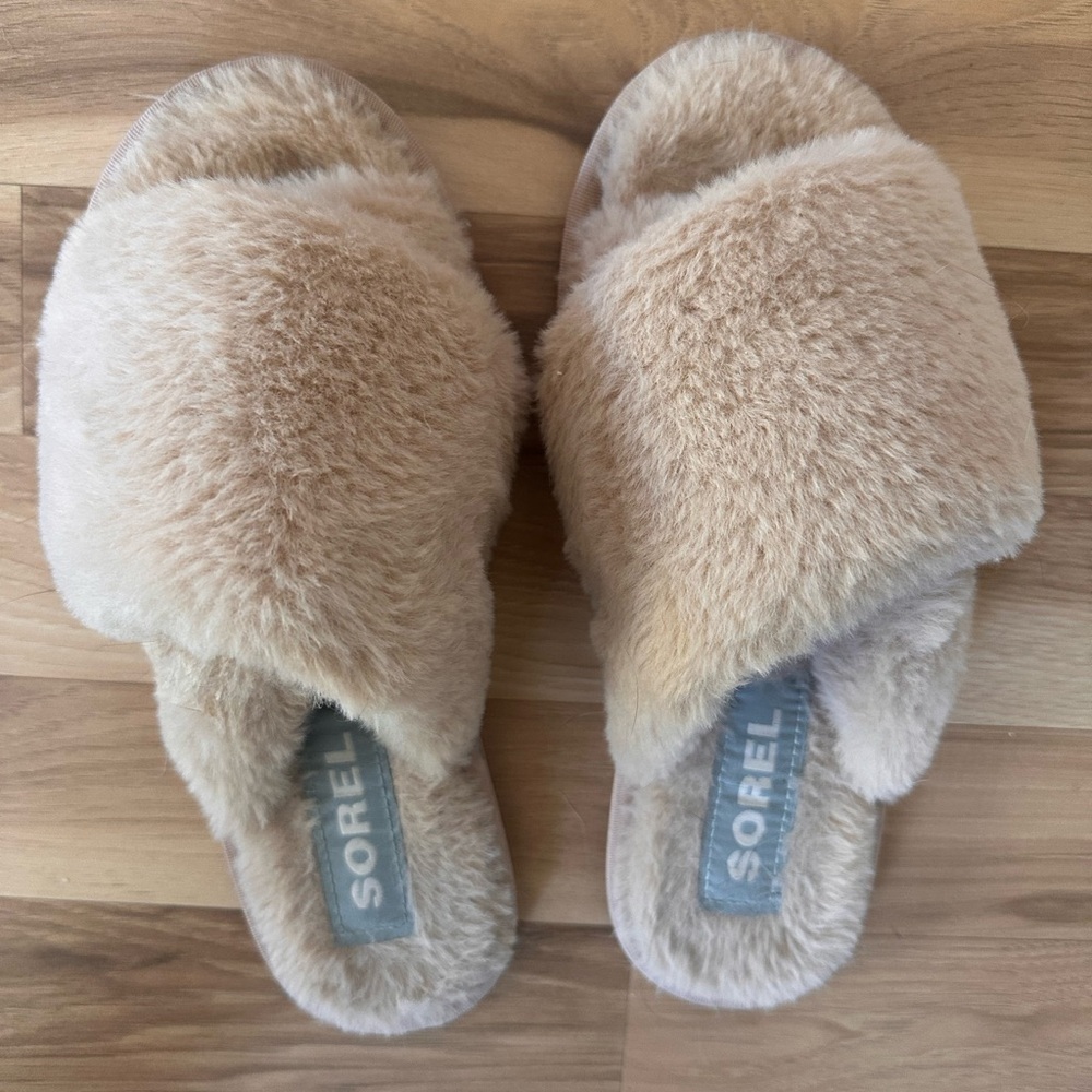 Sorel Plush Tan Slippers